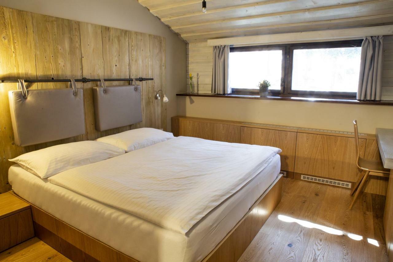 Koliba U Cerneho Medveda Hotel Zlin Luaran gambar